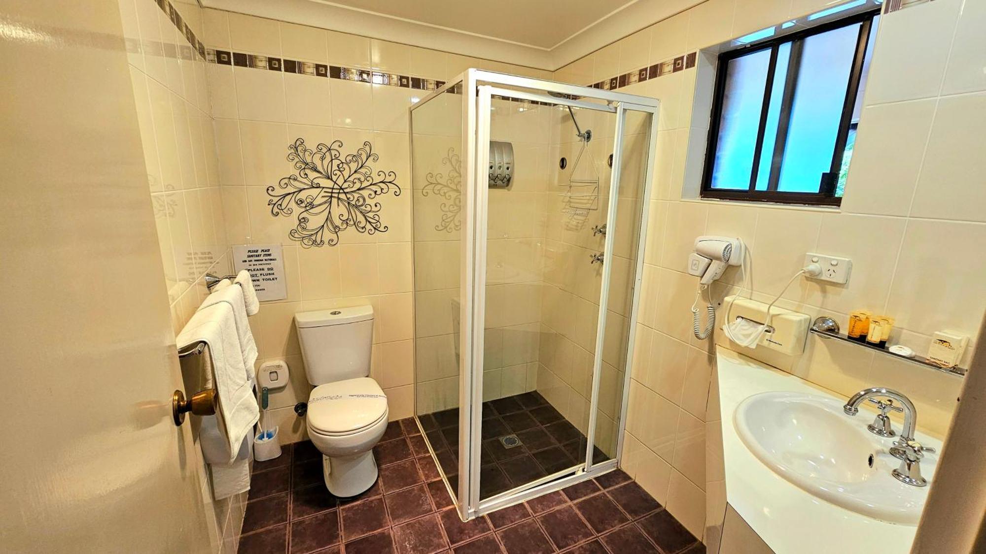 Hilltops Retreat Motor Inn Young Ngoại thất bức ảnh