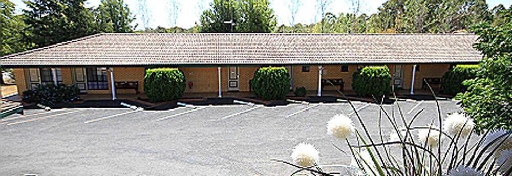 Hilltops Retreat Motor Inn Young Ngoại thất bức ảnh